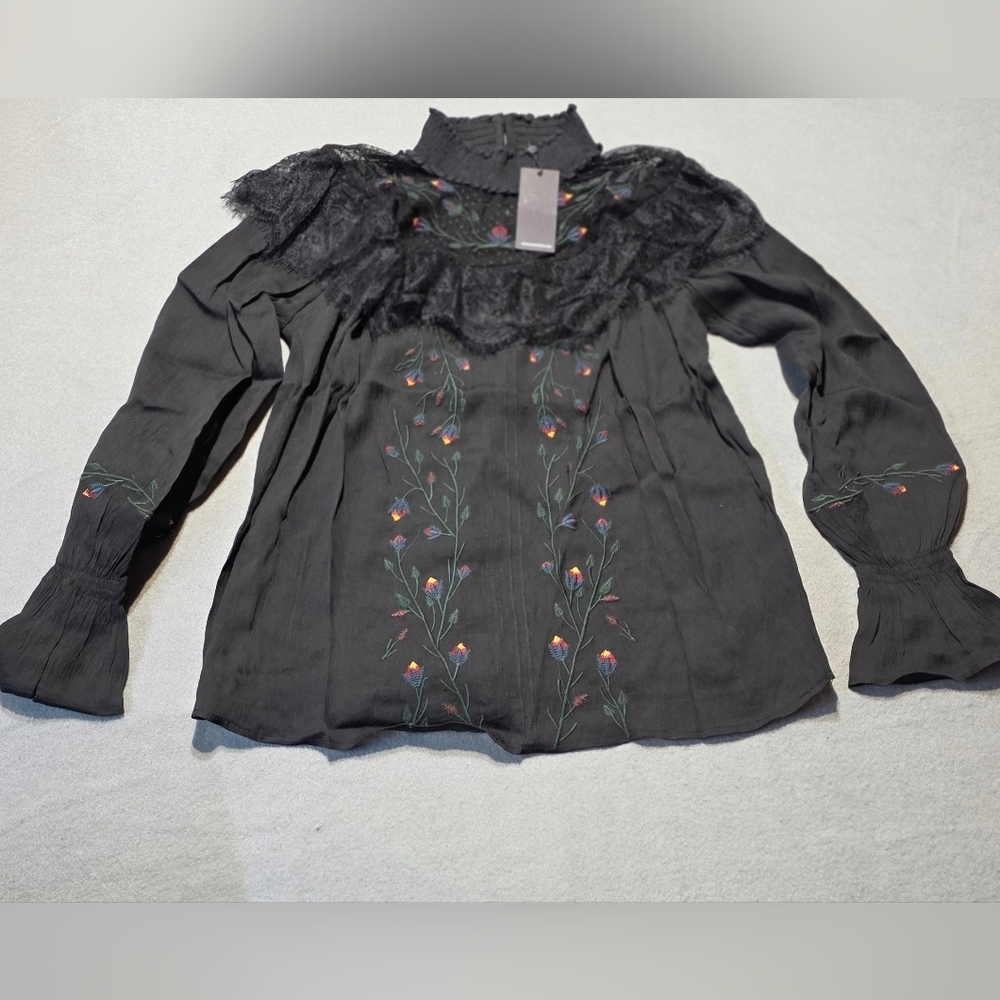 Kate C NWT Floral Embroidered Black Ruffle Yoke Blouse S/M/L - Picture 2 of 12